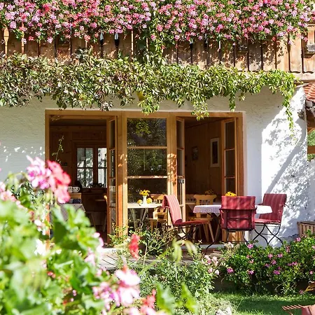 Bed and Breakfast Suzanne's & Gardens