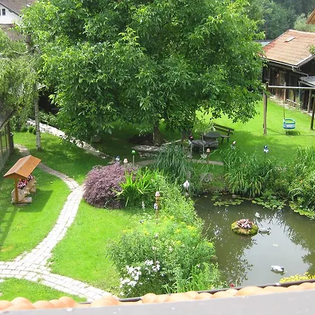 Bed and Breakfast Suzanne's & Gardens