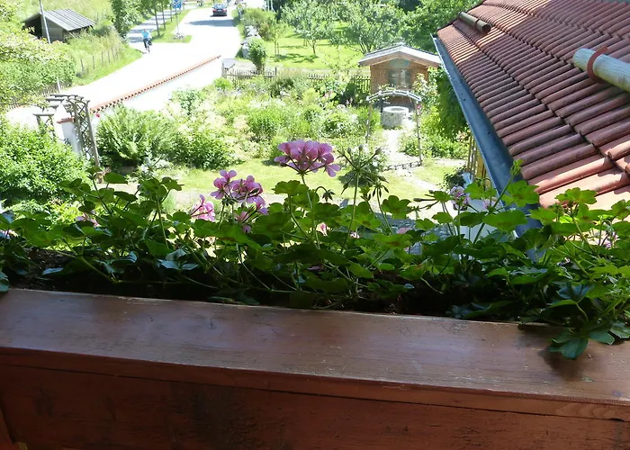 Suzanne's & Gardens לינה וארוחת בוקר