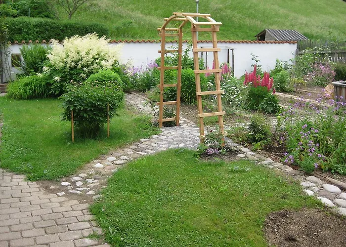 לינה וארוחת בוקר Suzanne's & Gardens